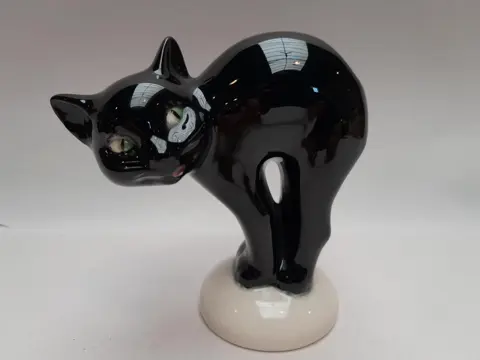 Vintage Goebel Black Cat - Keramische Kat - 1950 - pretzel cat