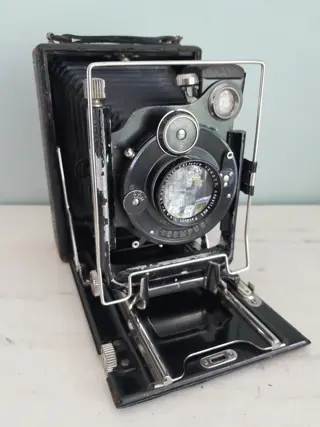 Vintage Welta 9x12 Folding Plate Camera - Compur - Voigtlander plates