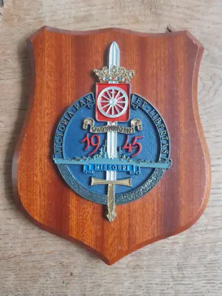 Vintage Victoria Pax Et Libertas Badge Crest Shield Plaque - Wageningen - Missouri - 1945