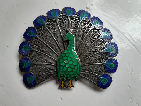 vintage filigraan Peacock broche gemaakt van zilver met email