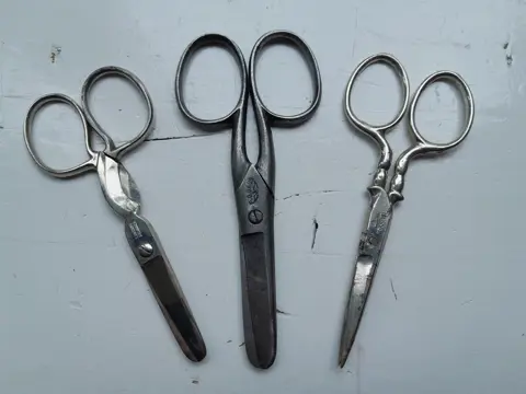 set van 3 kleine vintage scharen - Linder - P.d. Baus - solingen - Duitsland