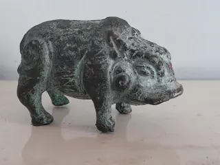 bronzen beeldje van een zwijn - Chinees