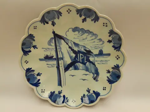 Antiek 1920s Java Pacific Lijn Shipping Co. Delfts Blauw bord JPL Ship Flag