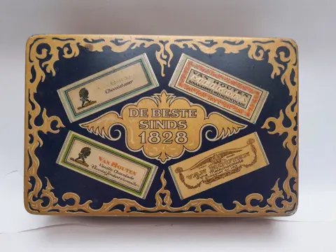 Antiek blik Van Houten Cacao Napolitains