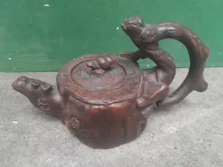 vintage Yixing boomstam theepot aardewerk Chinees