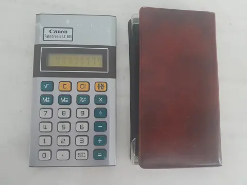 Vintage Canon Palmtronic LC-8M electronic calculator