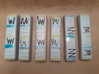 set van 6 vintage messenleggers Mobach aardewerk