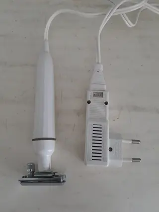 Vintage Italiaans design Firem elektrisch scheerapparaat uit de jaren 50 voor nat scheren