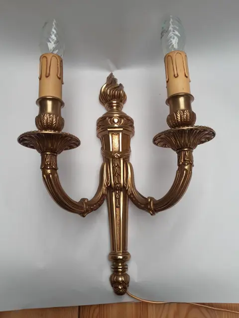 tweearmige bronzen wandlamp in Lodewijk XV-rococostijl - Frankrijk