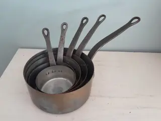 set van 5 vintage Franse koperen pannen - steelpannen