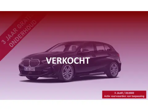 BMW 1-serie 118i Executive | Leer | Trekhaak