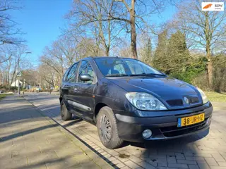 Renault Scénic 1.6-16V Automatic in good condtion