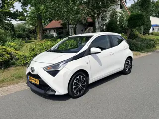 Toyota Aygo 1.0 VVT-i X-play 72PK Automaat•Airco•Camera