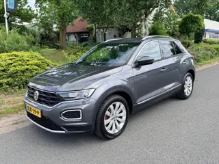 Volkswagen T-Roc 2.0 TSI DSG 190PK 4Motion•ACC•Trekhaak