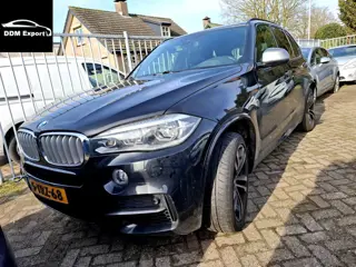 BMW X5 M50d | Full | Clima | Navi | 4x4 | Xenon | Leder | Pano | Trekhaak | - Motorstoring