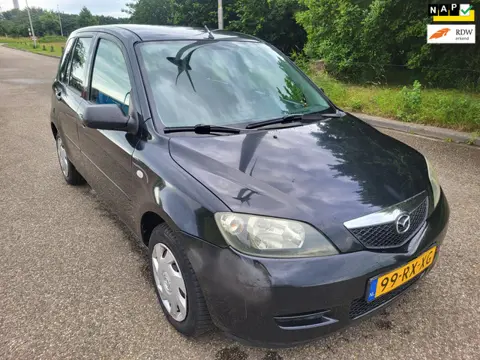 Mazda 2 APK 22-1-27 2005 1.4 Exclusive 950,-