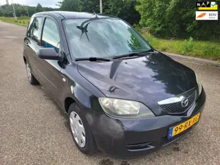 Mazda 2 APK 22-1-27 2005 1.4 Exclusive 950,-