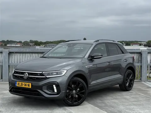 Volkswagen T-Roc 1.5 TSI R-Line | Black Style | IQ | Beats | Trekhaak | 19" inch