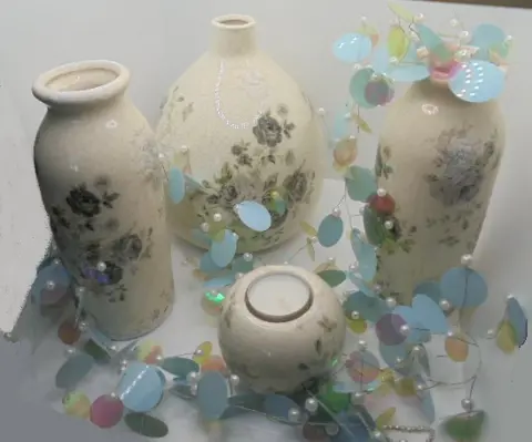 BLOEMEN VAZEN EN WAXINELICHT ROOSJES OLD LOOK 5 DLG SET NIEUW