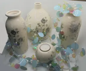 BLOEMEN VAZEN EN WAXINELICHT ROOSJES OLD LOOK 5 DLG SET NIEUW