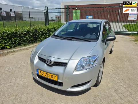 Toyota Auris 1.6-16V Terra AIRCO NAP NETJES!