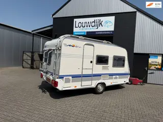 HOBBY De Luxe 400 SF ’03 (Vastbed, Treinzit)