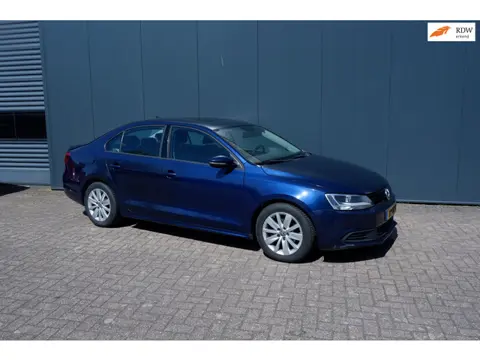Volkswagen Jetta 1.6 TDI Highline Airco aut,APK 07-2027,trekhaak, schuifdak.