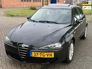 Alfa Romeo 147 1.6 T.Spark Veloce Collezione ECC Audio/CD Leder LMV 16" ABS TCS Cruise EBD Schuif-/k