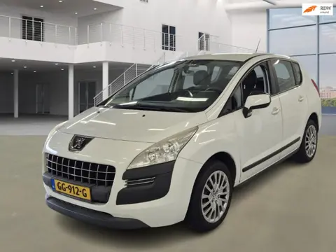 Peugeot 3008 1.6 HDiF Active AIRCO CRUISE TREKHAAK 2 X SLEUTELS