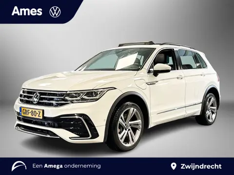Volkswagen Tiguan 1.4 245pk TSI eHybrid R-Line Business+ Panoramisch schuif-, kanteldak | Trekhaak |