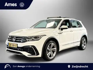 Volkswagen Tiguan 1.4 245pk TSI eHybrid R-Line Business+ Panoramisch schuif-, kanteldak | Trekhaak |