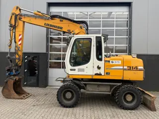 Liebherr A914 (bj 2012)