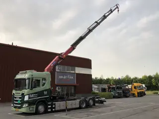 Scania R 450 mit HMF Kran und BDF (bj 2018, automaat)