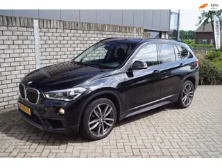 BMW X1 SDrive18i Executive Autom Navi Clima Cruise Sportst Stoelverw 2x PDC LED Kopl LMV 19 ENZ.
