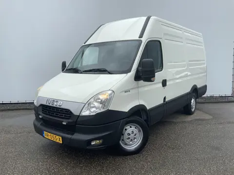 Iveco Daily 35S13V 330 H3 Airco Cruise 3 Zits Trekhaak & Opstap 3500 kg Euro 5