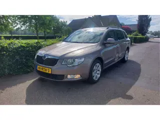 Škoda Superb Combi 1.4 TSI Comfort Business Line CLIMA/NAVI BJ 2011
