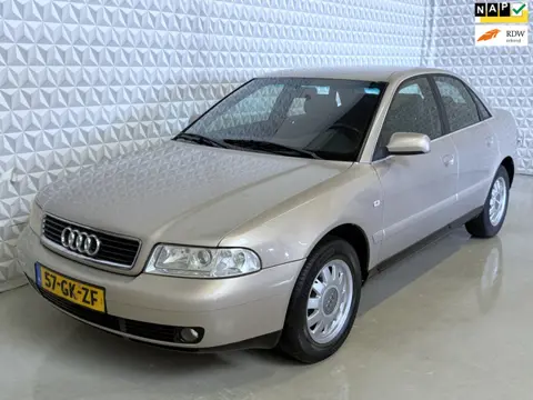 Audi A4 Limousine 1.6 Advance voor de liefhebber?! 172.000km (2001)