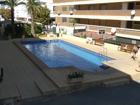 Appartement met één slaapkamer aan de eerste lijn van de kust van Albir