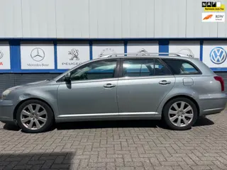 Toyota Avensis Wagon 2.0 VVTi kopp.slipt 10-2007 188000km 1950eu