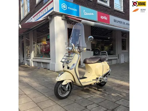 Vespa Snorscooter LX 4T
