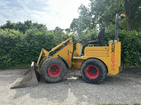 Knikmops 130 | Bouwjaar 2012 | 5220 uur (bj 2012)