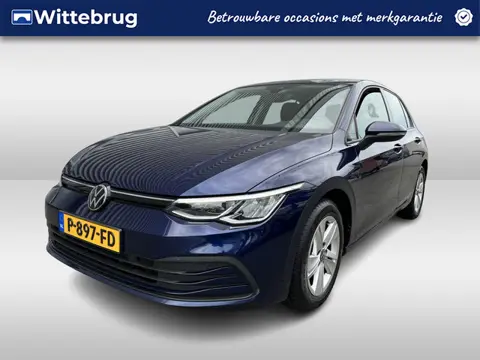 Volkswagen Golf 1.5 TSI 131pk Life App-connect / Winterpakket / LED verlichting / Keyless / Parkeers