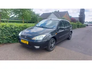 Ford Focus 1.6-16V Futura CLIMA/LEER BJ 2004 (bj 2004)