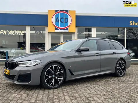 BMW 5-serie Touring 520i Business Edition Plus | M-Sport | Orig. NL | M-Pakket | Laser verlichting |