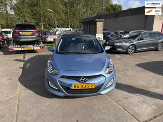 Hyundai I30 1.6 GDI i-Catcher 3 CILINDER.Clima.Camera.Navi