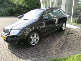 Škoda Fabia Combi 1.4-16V Elegance Kan direct mee! Apk Mei 2027!