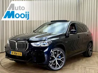 BMW X5 xDrive45e Carbon Schwarz INDIVIDUAL M-Sport Full Option / Panodak / Adapt Cruise / Laser / Ha