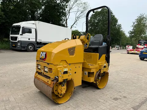 Caterpillar CB1.7 (bj 2020)