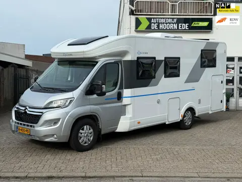 Sun living S-SERIES S 75 SL NIEUW 500KM LEVEL SYSTEEM 2X AIRCO TRAVELVISION