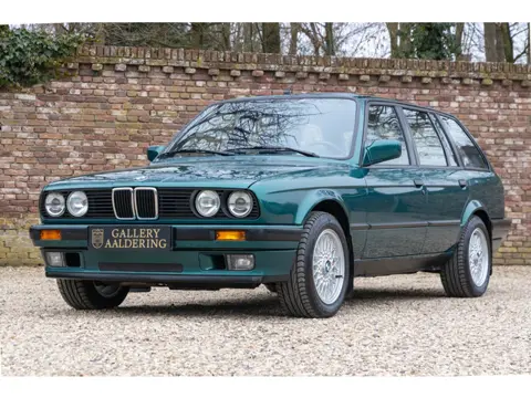 BMW 3 Serie 316i touring "Design Edition" with 47.000 kms Last 3-Series E30 with a high level of per